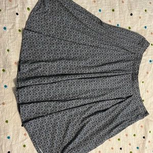 LuLaRoe skirt with pockets!